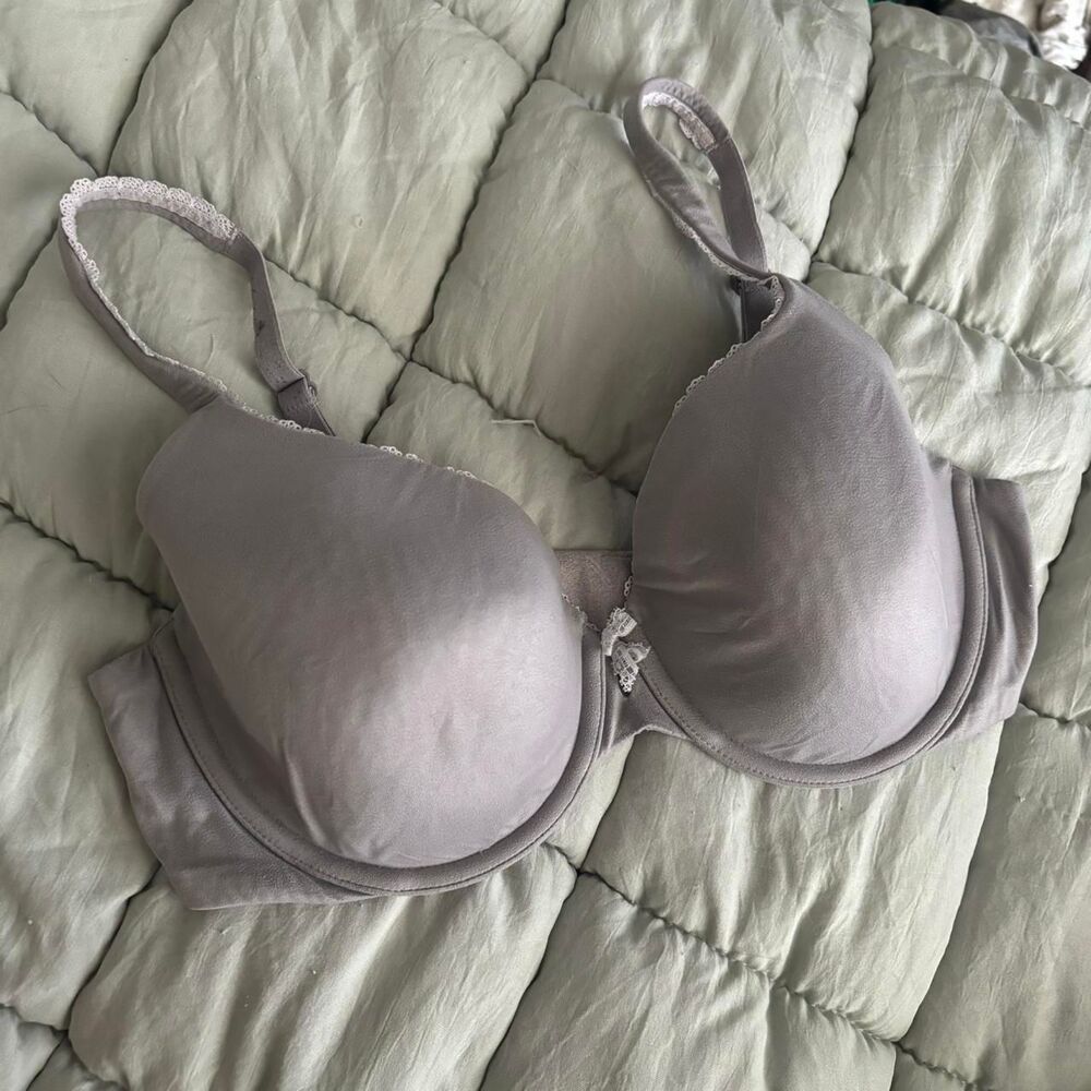 Victoria Secret Purple and White Lace Bra 34D
